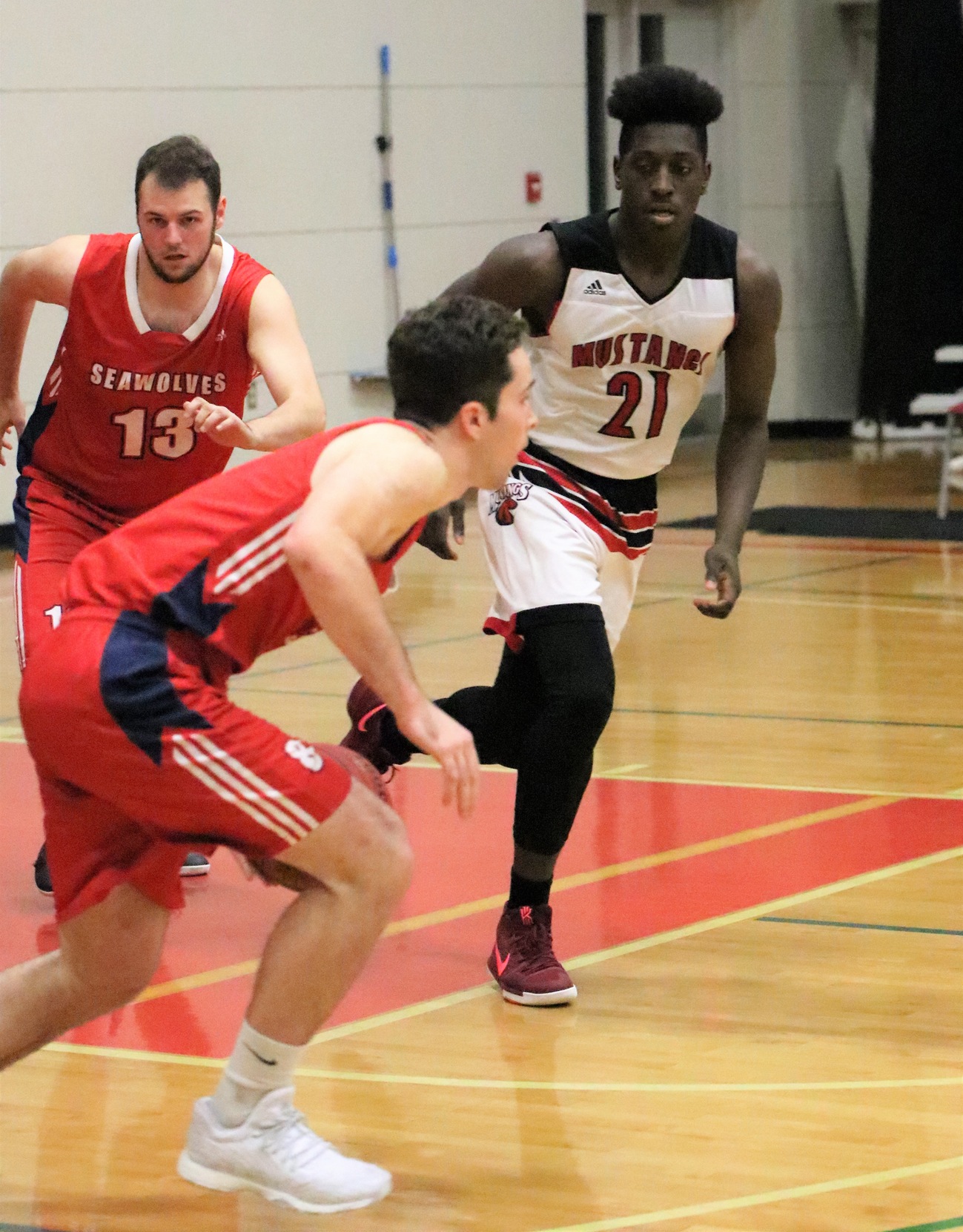Mustangs Stay Undefeated by Running Over the Moose