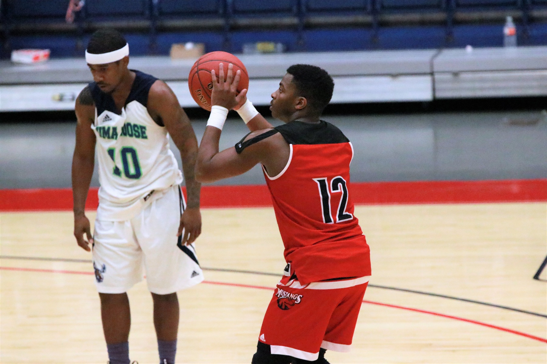 Mustangs Fall on the Road 88-79