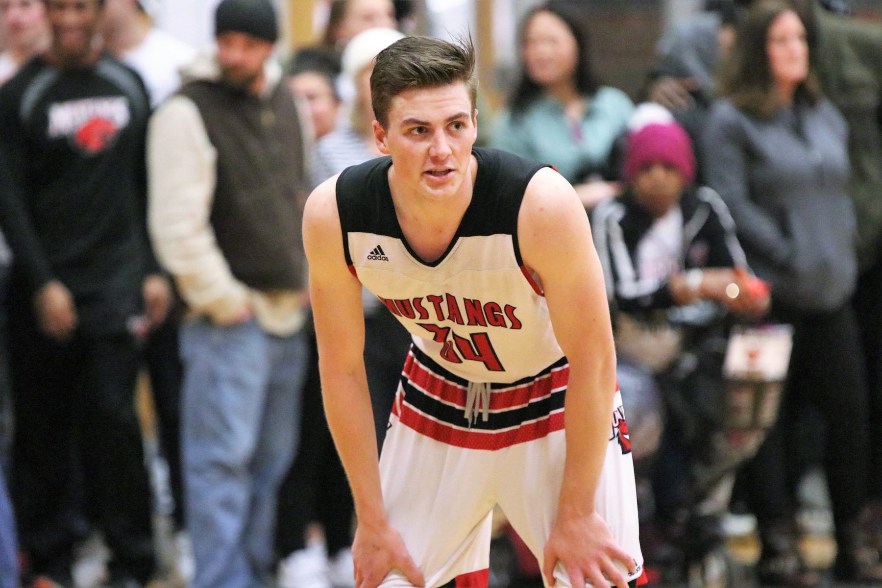 Mustangs Knock Out Rams 82-68