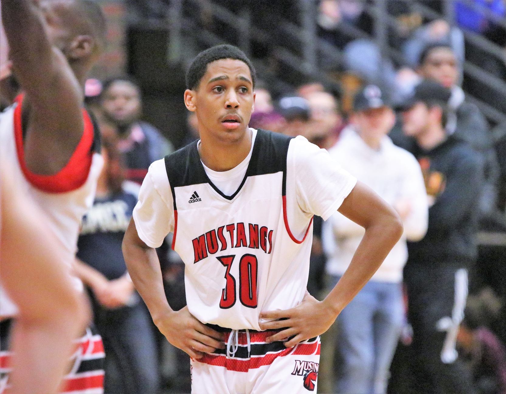 Mustangs Advance to Final Four 76-75