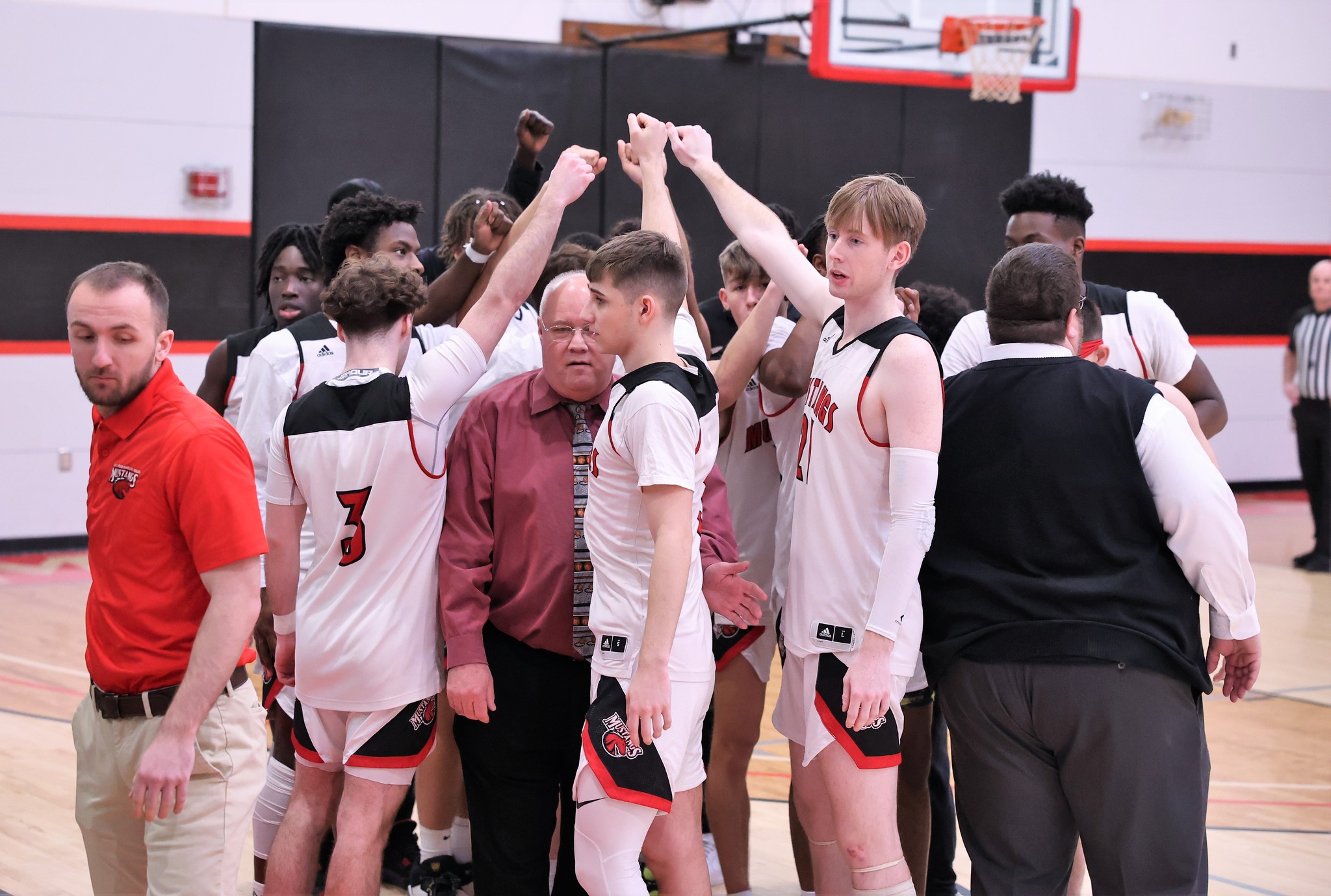 Mustangs Advance to YSCC Final Four