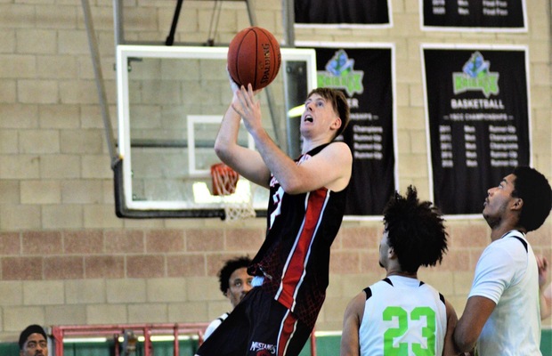 Mustangs run by Knights