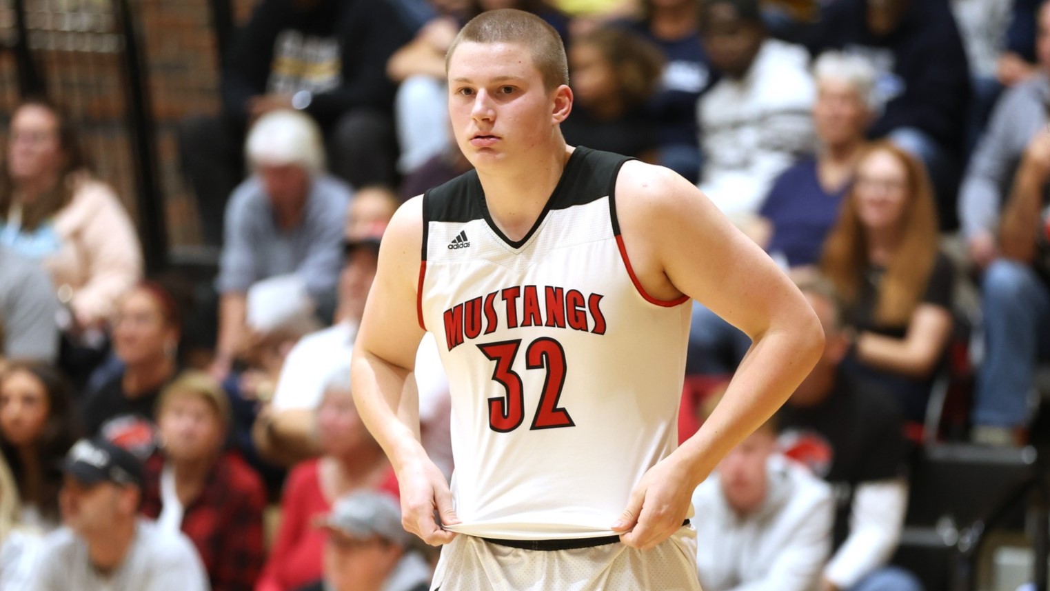 Mustangs Start Slow, Fall Just Short vs Knights