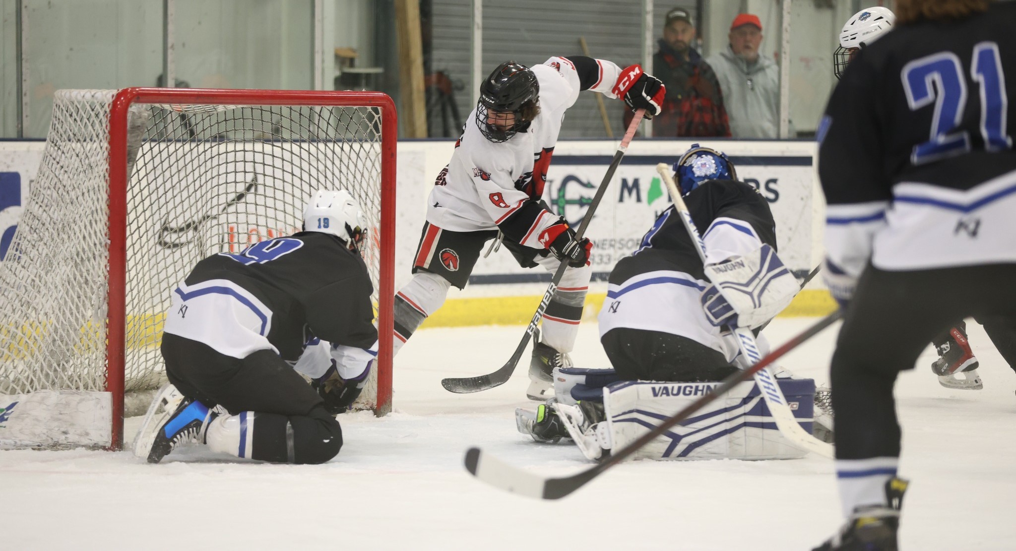 Men&rsquo;s Hockey Quells Nor&rsquo;easters 11-1