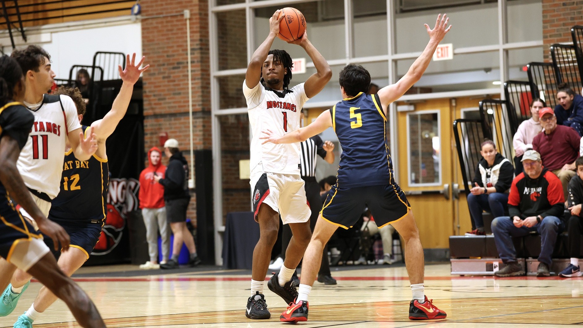 Big Second Half Carries Men&rsquo;s Basketball to Win
