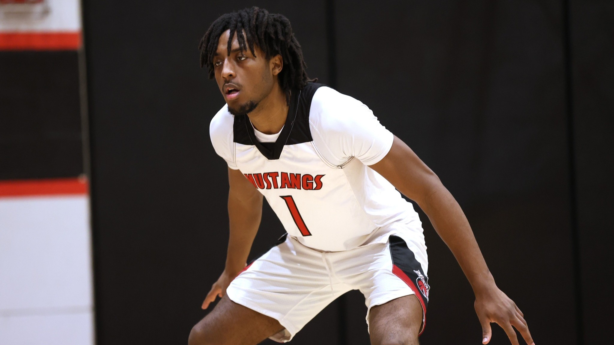 Moore&rsquo;s Career-High 32 Leads Mustangs Past #1 Knights