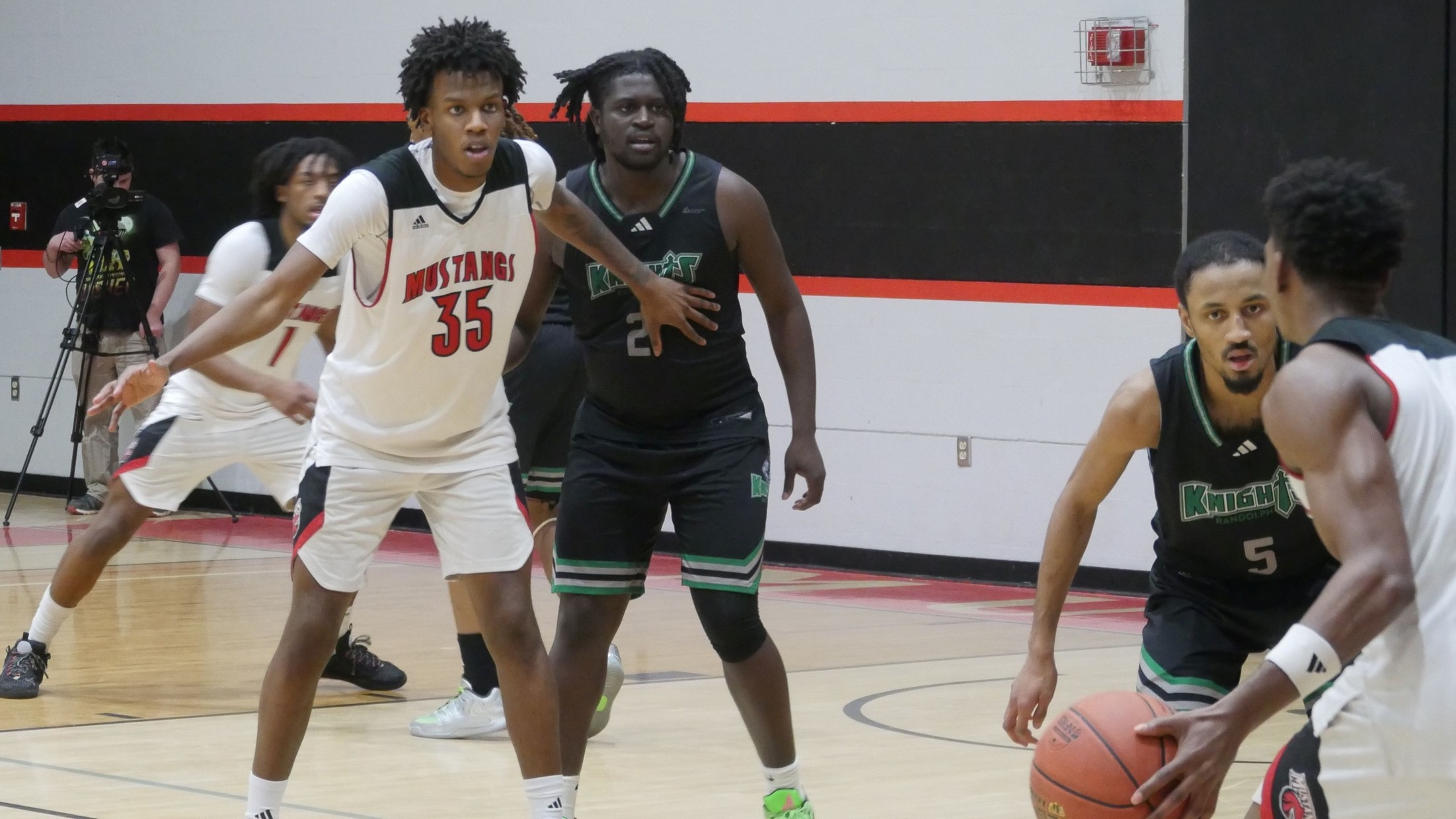 Men&rsquo;s Basketball Loses First YSCC Game at Knights