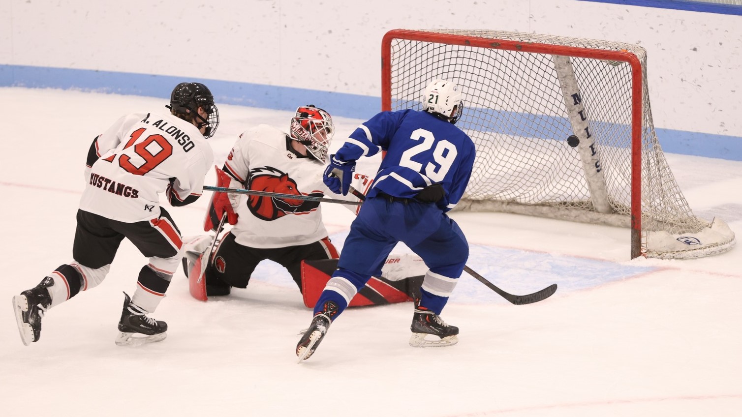 Mustangs Fall On Road To Mules, 3-2