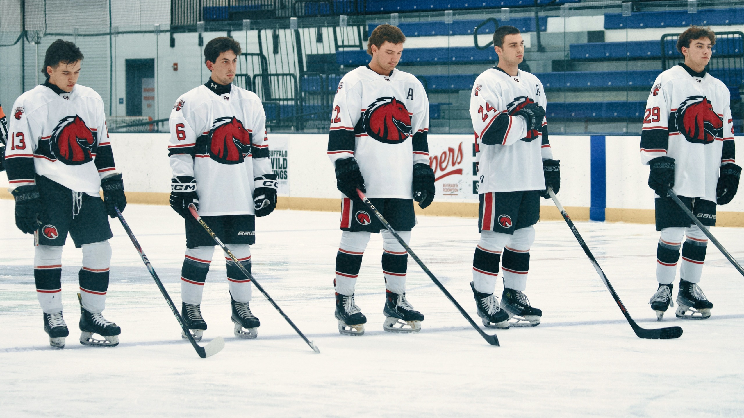 Men&rsquo;s Hockey Falls to WIT in NECHA Semis, 5-3