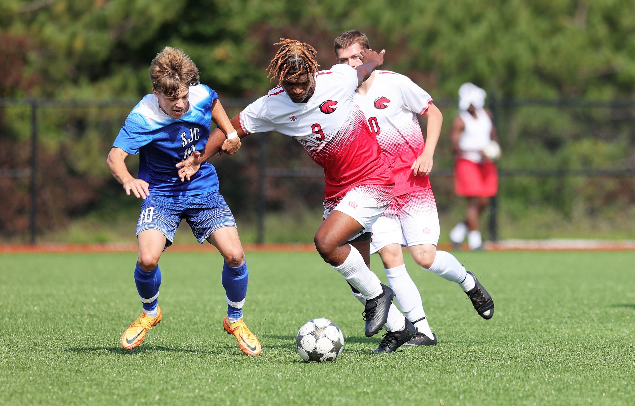 Late Eagles Comeback Stops Mustangs