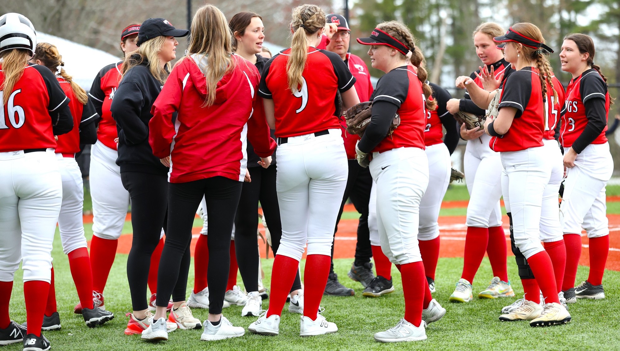 Softball&rsquo;s Season Ends with Loss to UMA in YSCC Semis