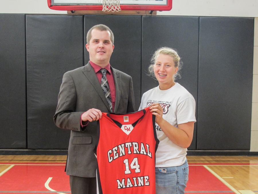 Women's Basketball Picks Up Commitment from Macy Welch