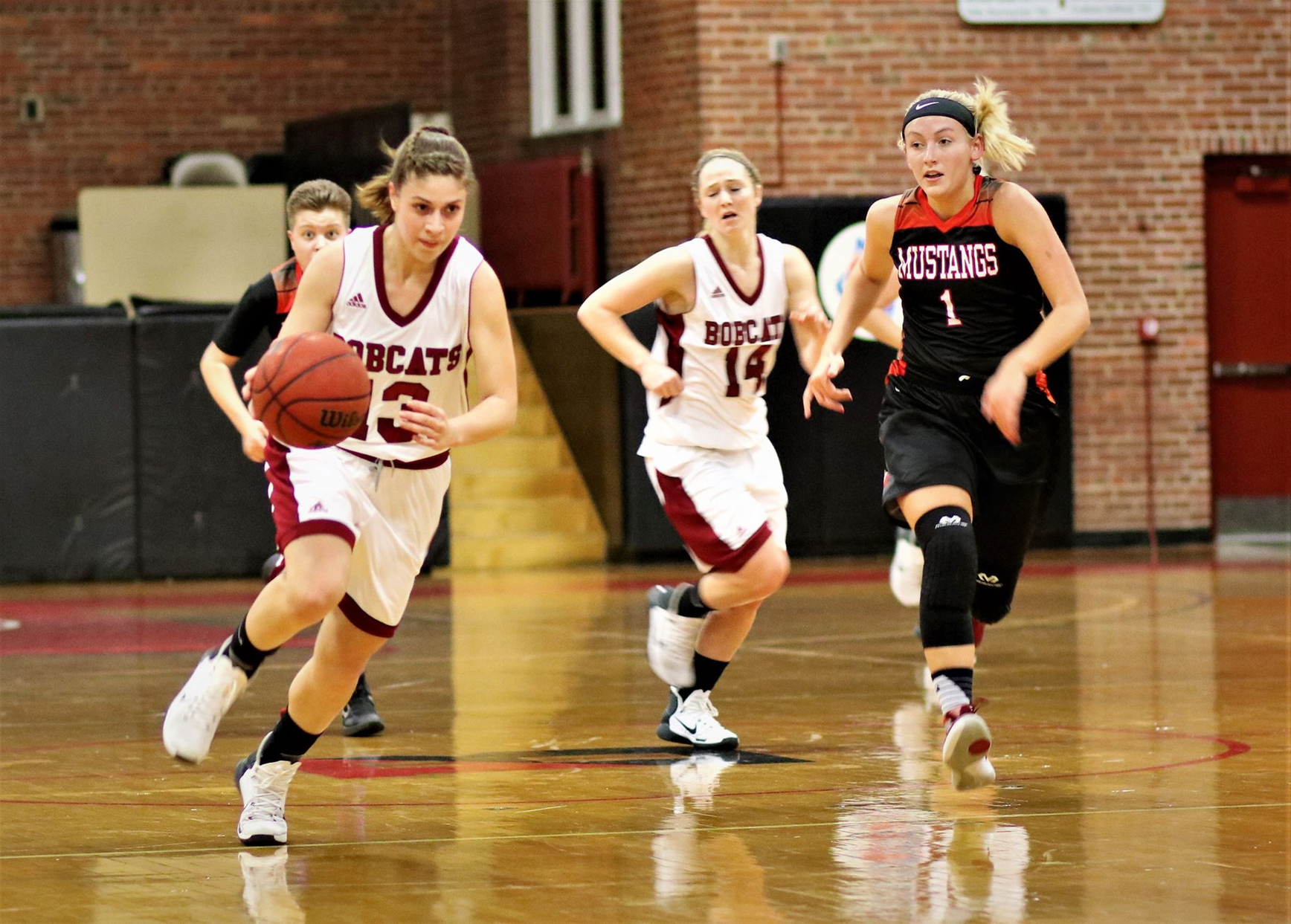 Lady Mustangs battle Bates to the very end