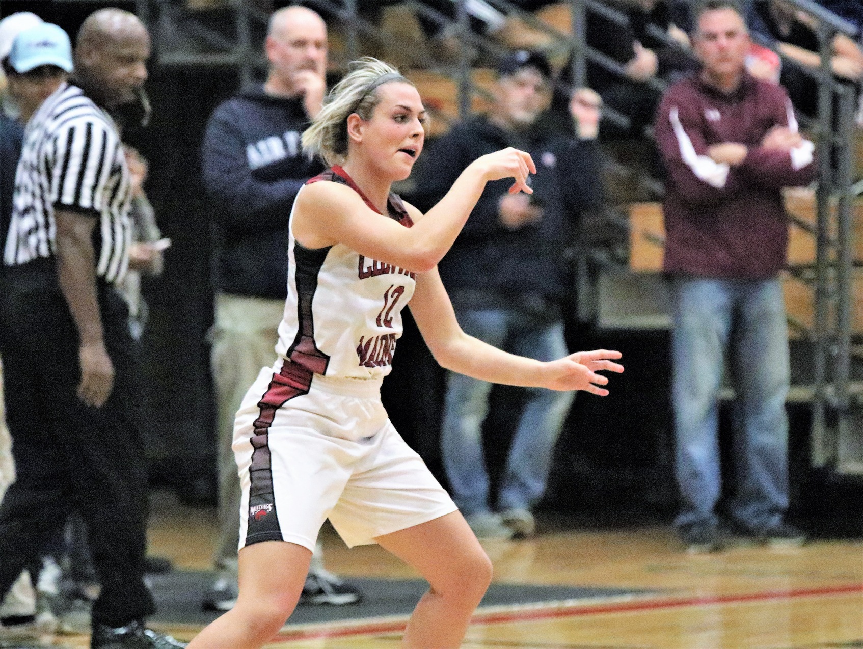 Lady Mustangs trap Bobcats