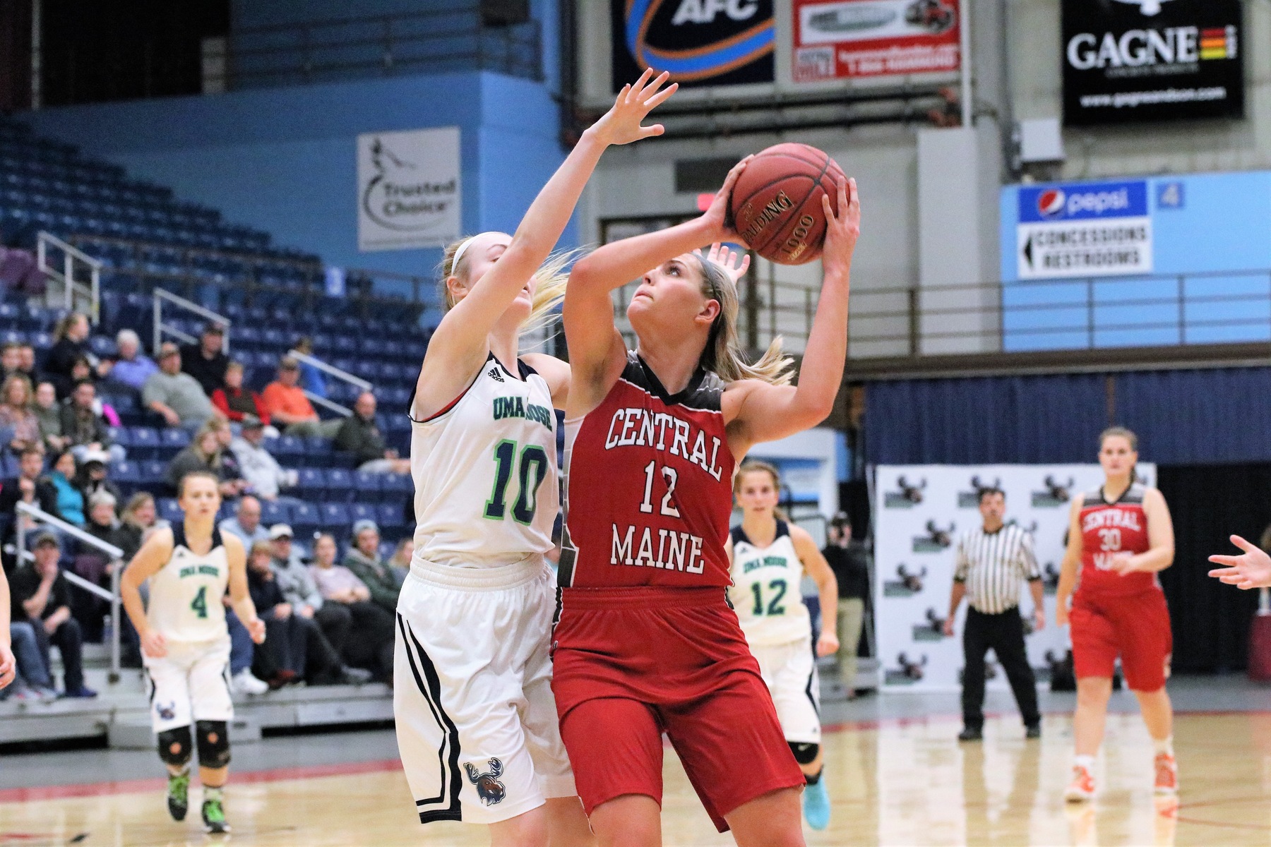 Lady Mustangs win big in battle of top-10 teams