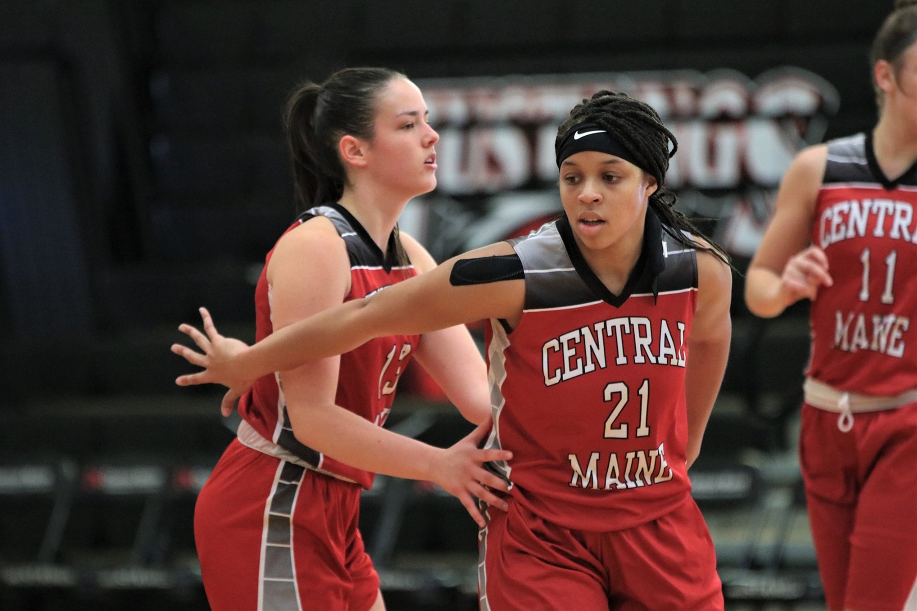 Lady Mustangs claim top spot, sink Seawolves