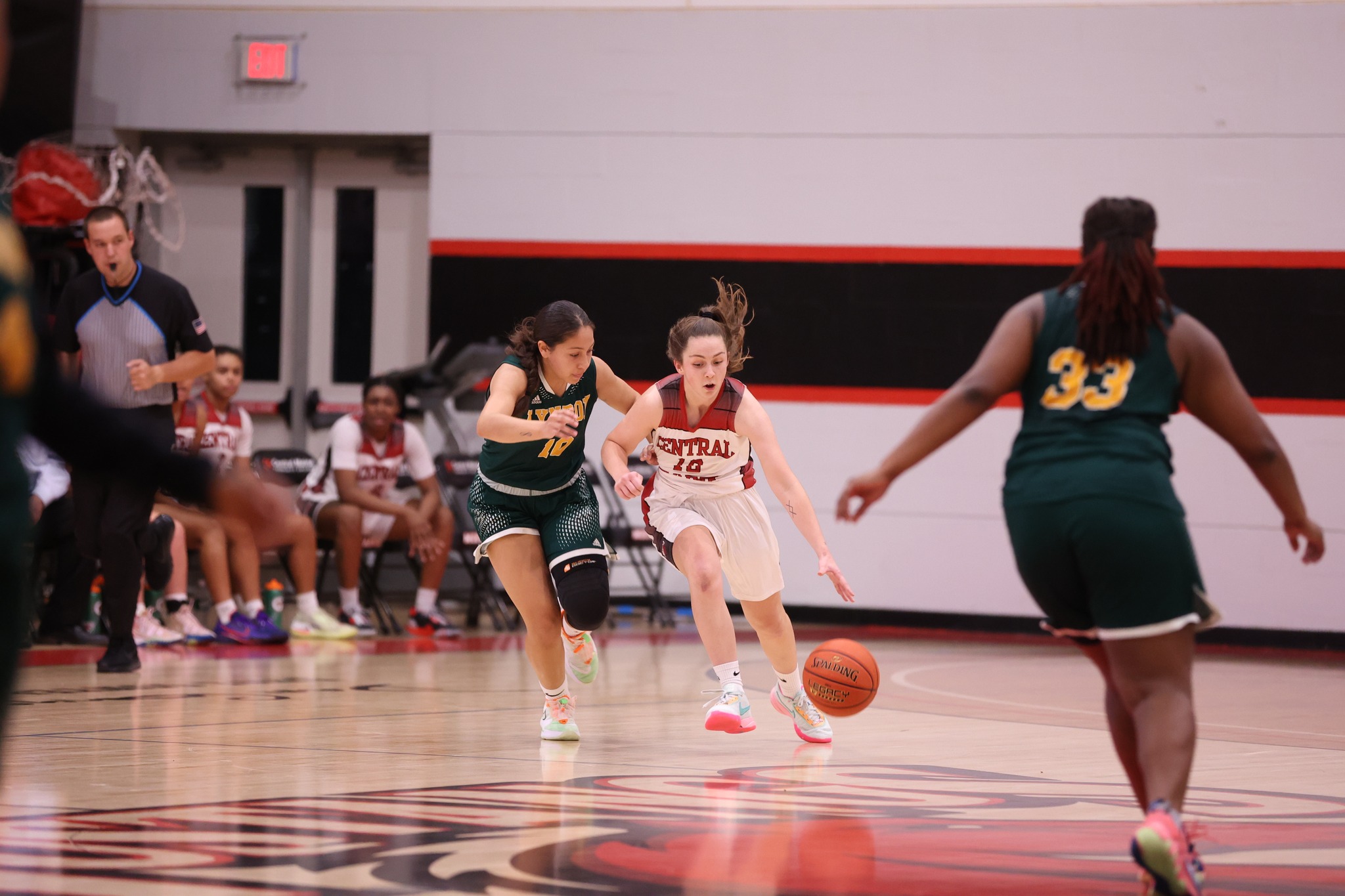 Women's Basketball routs Lyndon in season-opener
