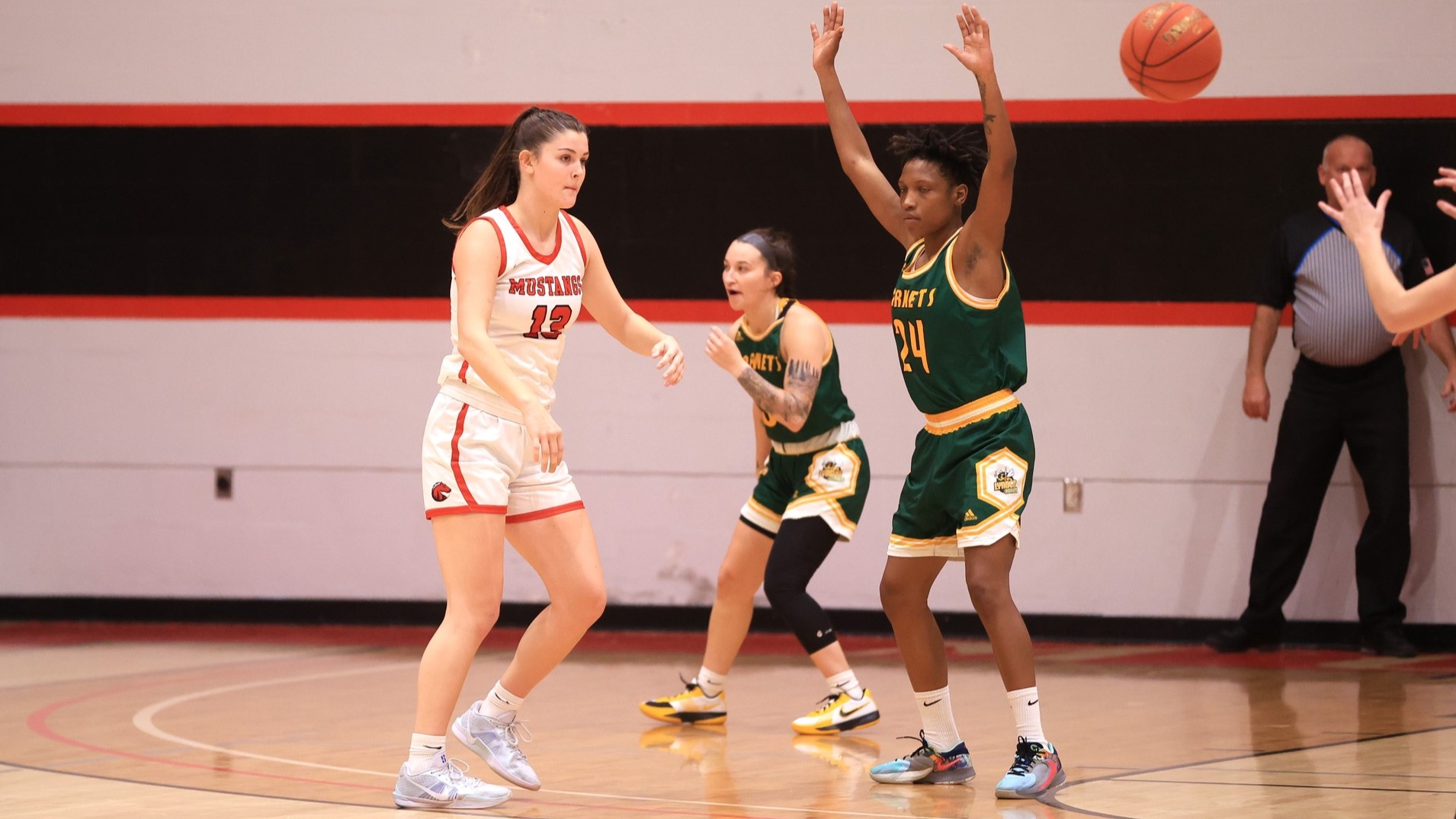 Forwards Lead Women&rsquo;s Basketball Past VTSU-Lyndon 78-60