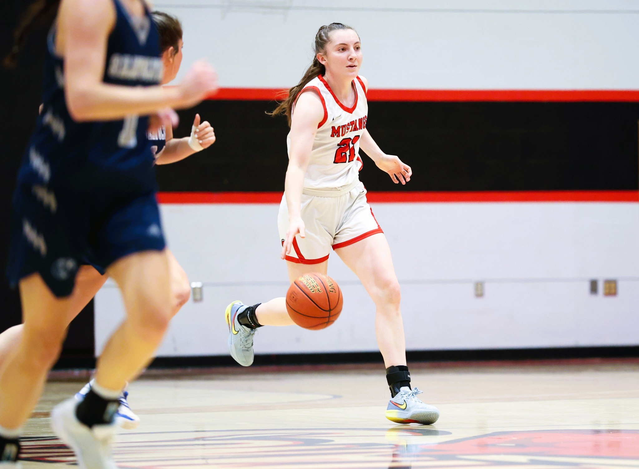 Hartsgrove sets program record as Mustangs rout Word of Life